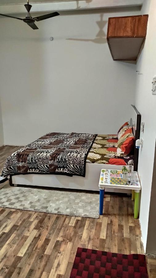 Ira Homestay Mathura - Divine Spiritual Stay Exterior photo